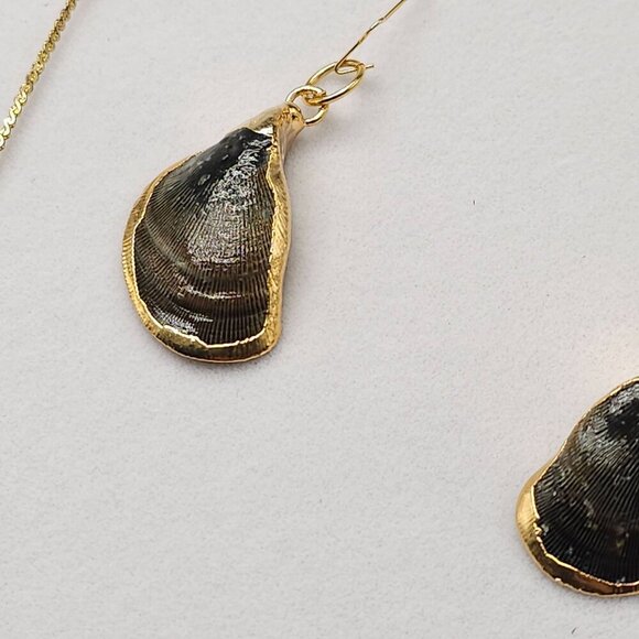 Gold Plated Shell Pendant Necklace Matching Earrings Set Vintage - Picture 6 of 9